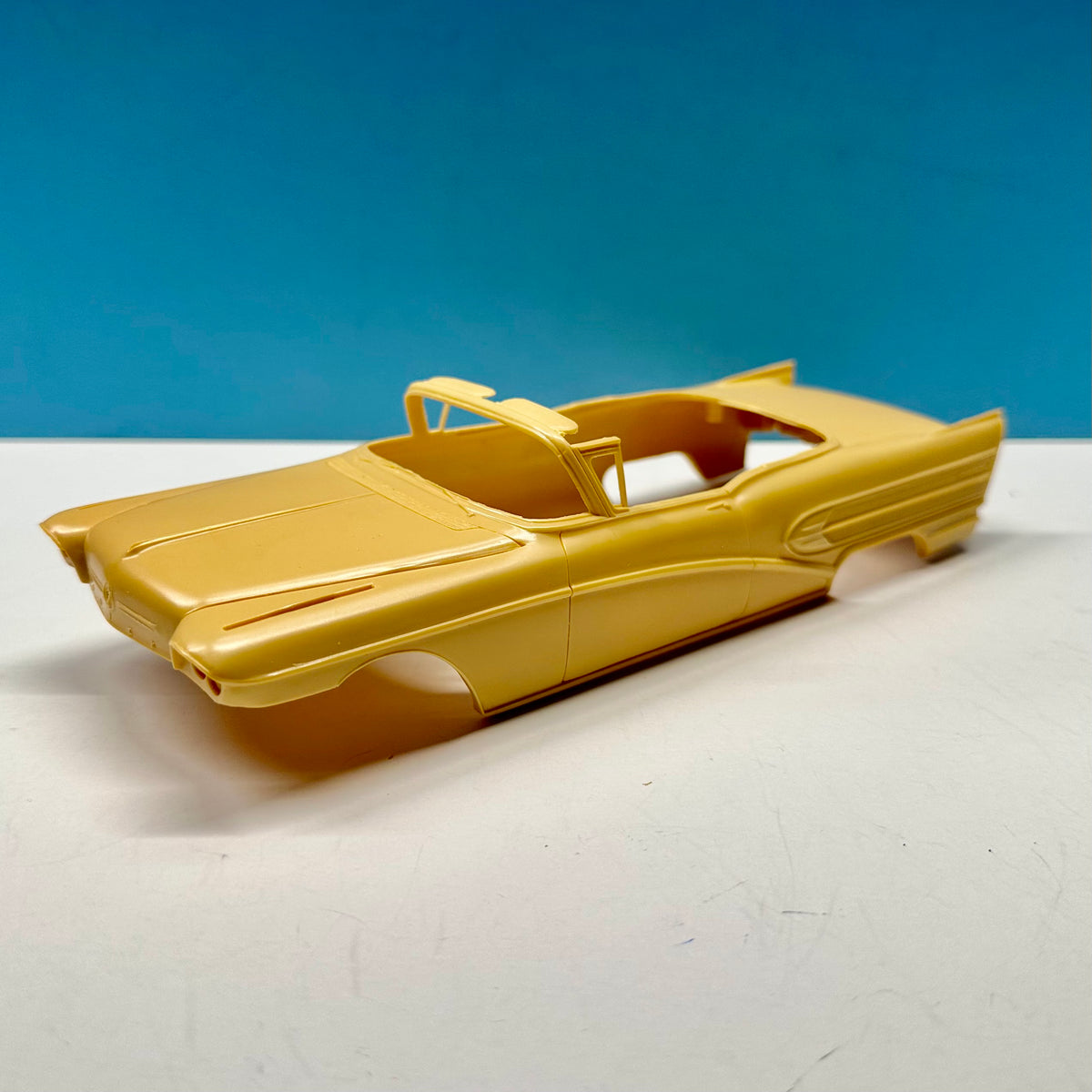 1958 Buick Roadmaster Convertible Cast Resin Model Kit KED