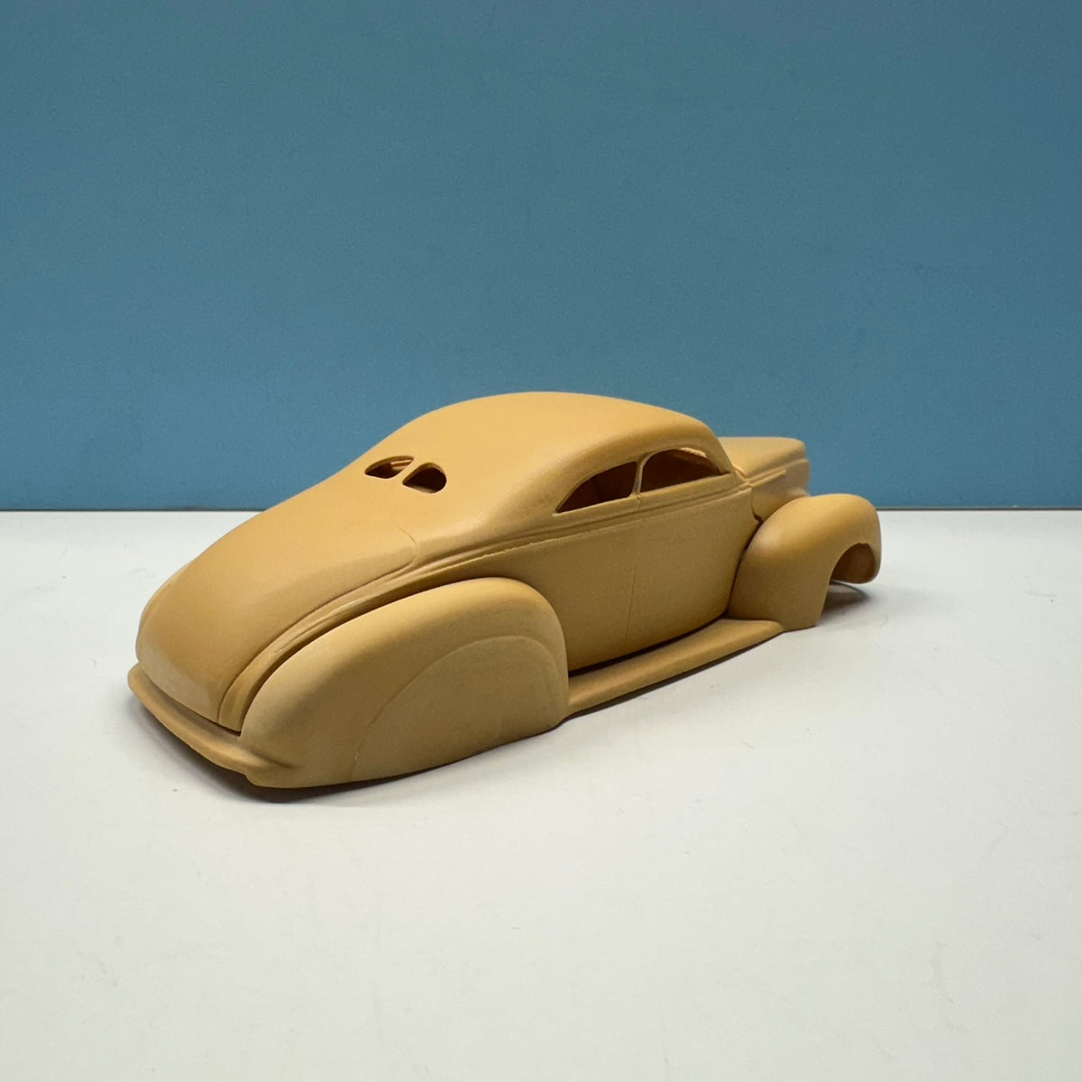 1940 Ford Chopped Coupe Cast Resin Model Kit KED