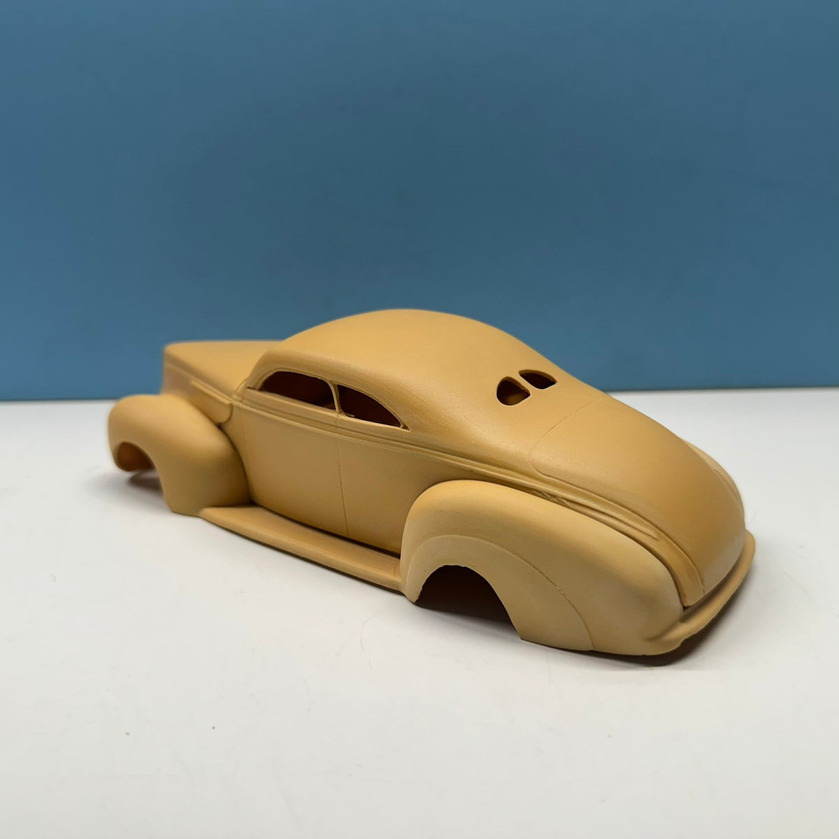 1940 Ford Chopped Coupe Cast Resin Model Kit KED