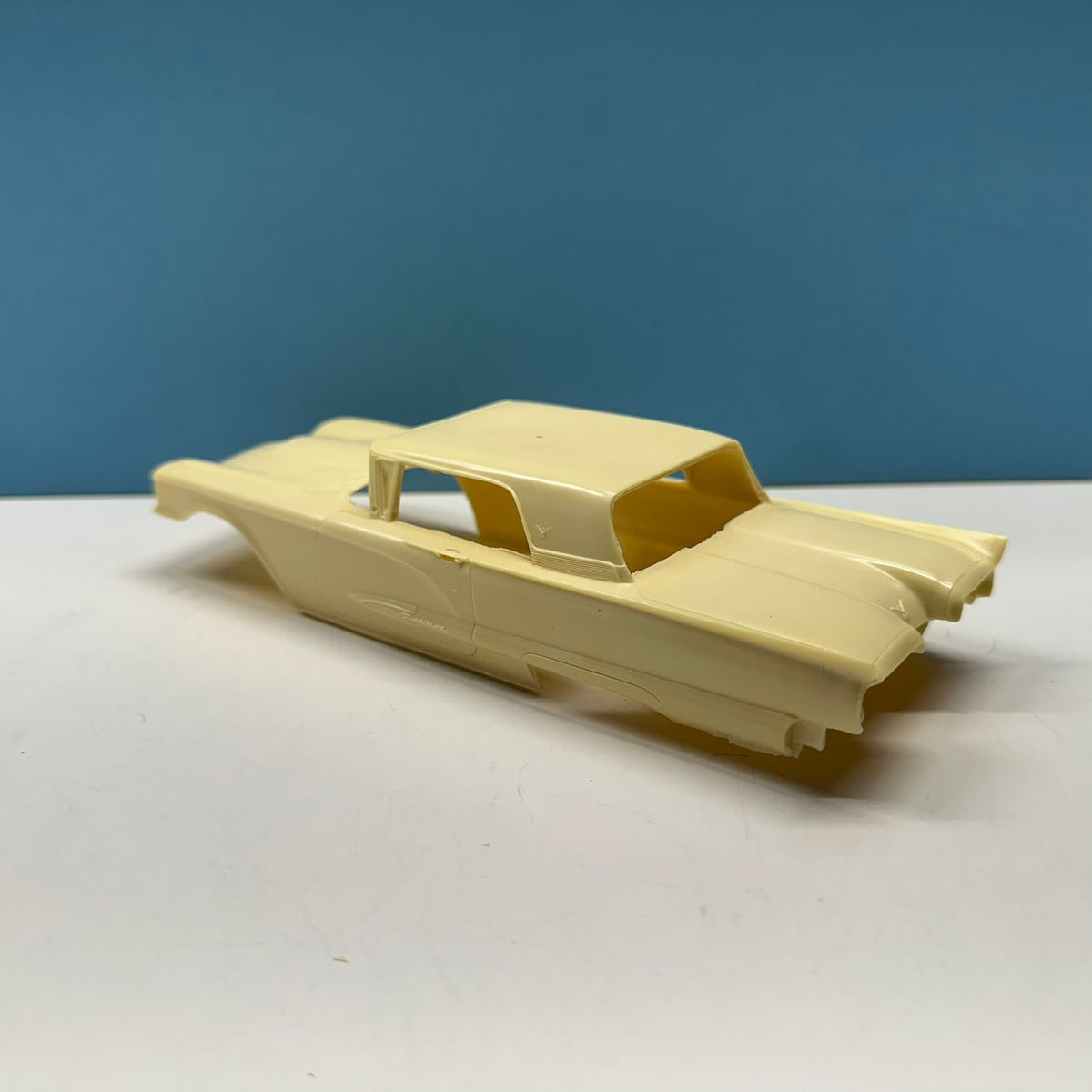 1959 Ford T-Bird Thunderbird Hardtop Cast Resin Model Kit KED